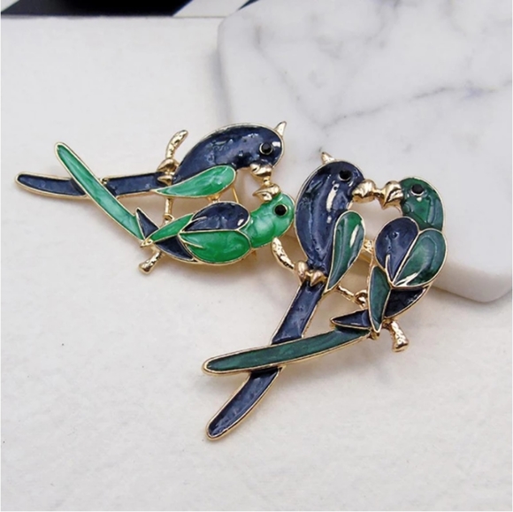 Lovely Bird Parrot Brooch Pin - Picture 7 of 9